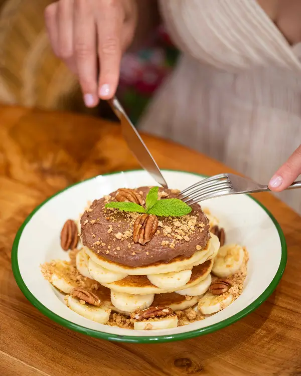 BOMBANANA PANCAKES